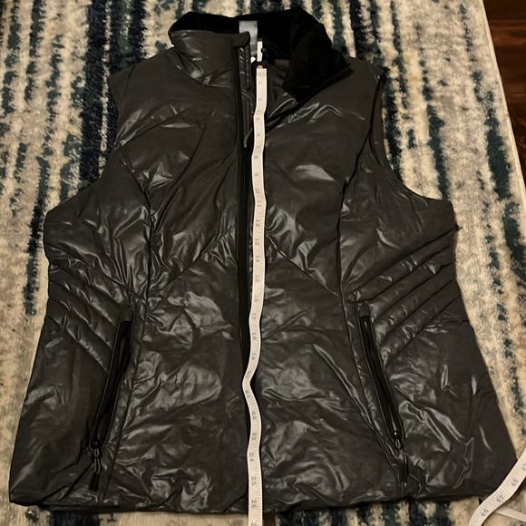 Champion XL ladies puffer vest - Picture 6 of 8
